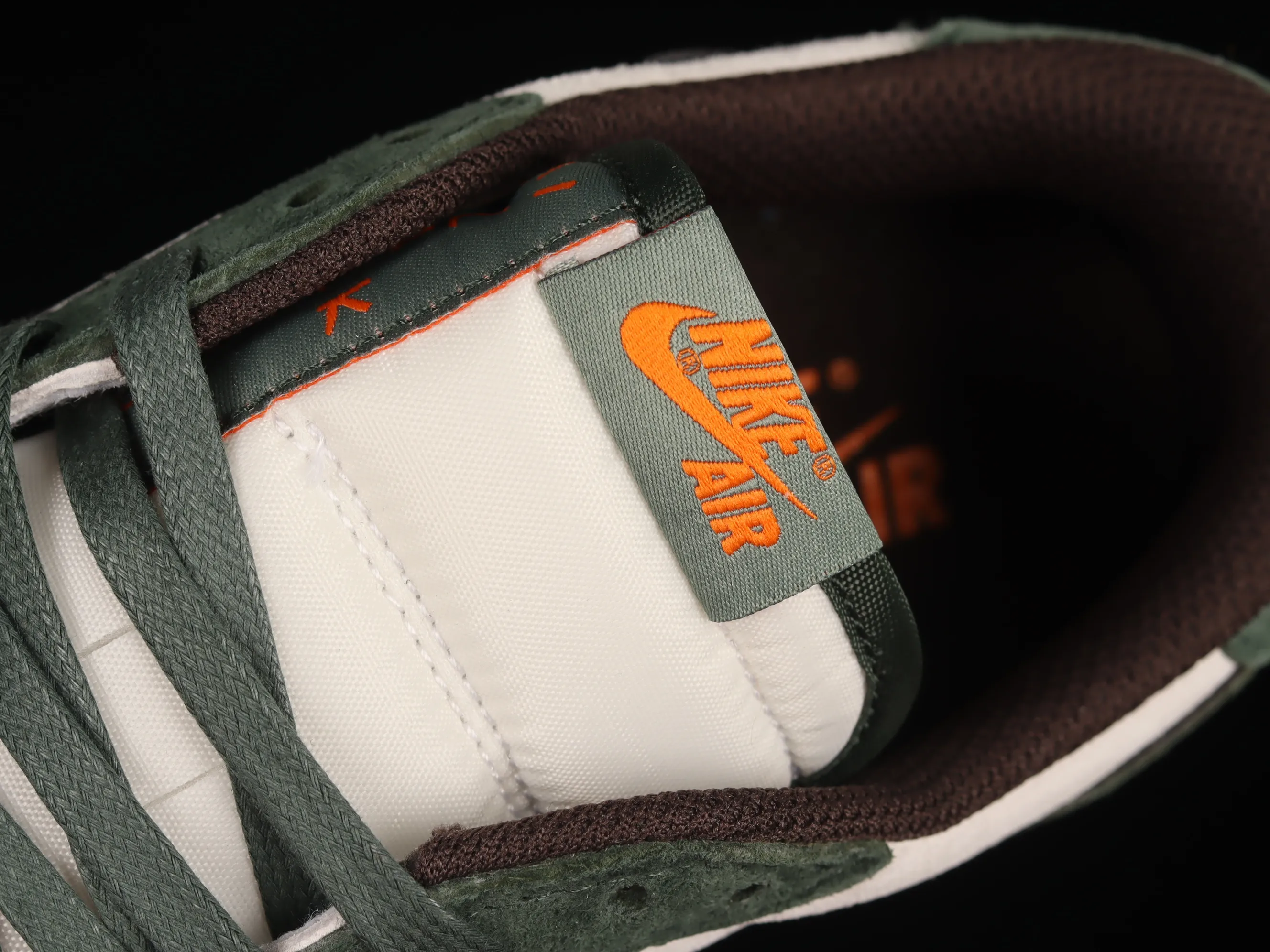 All Categories Air Jordan Jordan Series Basketball Shoes Air Jordan 1 Low Travis Scott x Air Jordan 1 Low OG AJ1 Joe 1 Reversed Overhook Joint Style Casual Sports Basketball Shoes DM7866-686